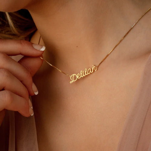 Collier avec plaque signalétique personnalisée pour femme, n'importe quelle police avec boîte, tour de cou parfait pour meilleur ami, cadeau d'anniversaire